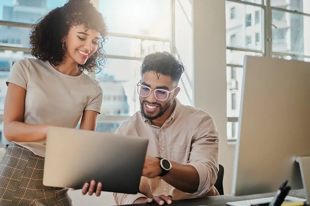 servicenow-potential-organiztional-change-1430286557 Diversity with woman and manager man working on project