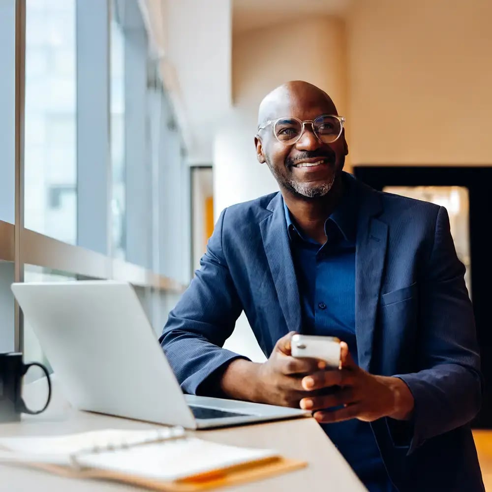 Employee-Pro-2236543017