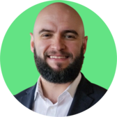 Ian Cahall green headshot