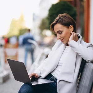 business-woman-computer