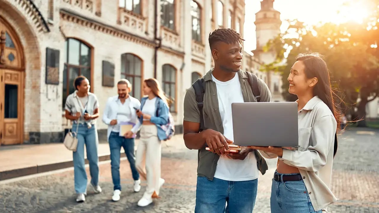 higher-ed-2163378017