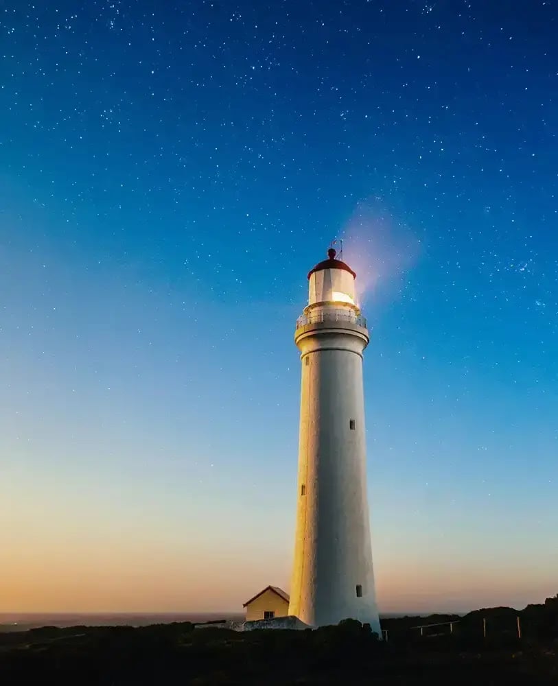 light-house-vert-1